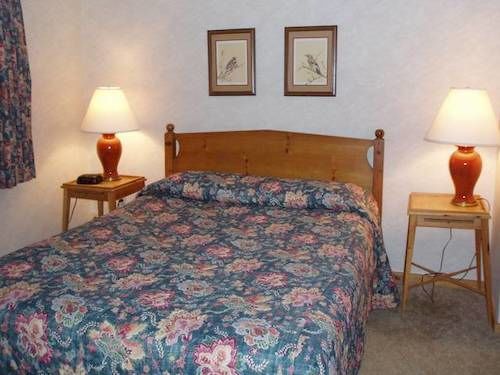 High Village Breezy Point Экстерьер фото