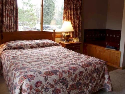 High Village Breezy Point Экстерьер фото