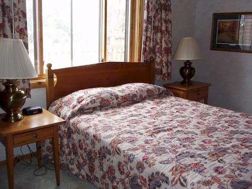 High Village Breezy Point Экстерьер фото