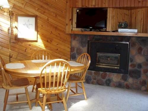 High Village Breezy Point Экстерьер фото